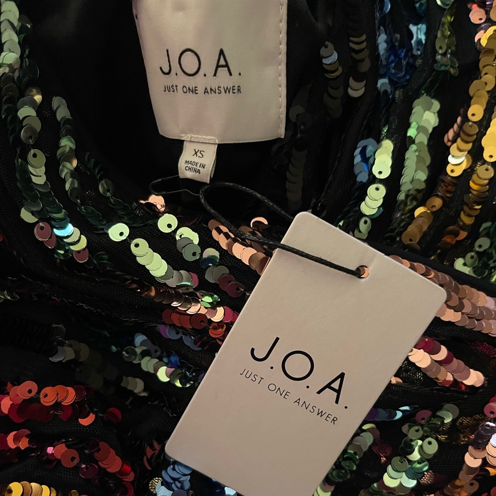 J.O.A. Multi Sequin Striped Sleeveless Midi Dress - Picture 5 of 6